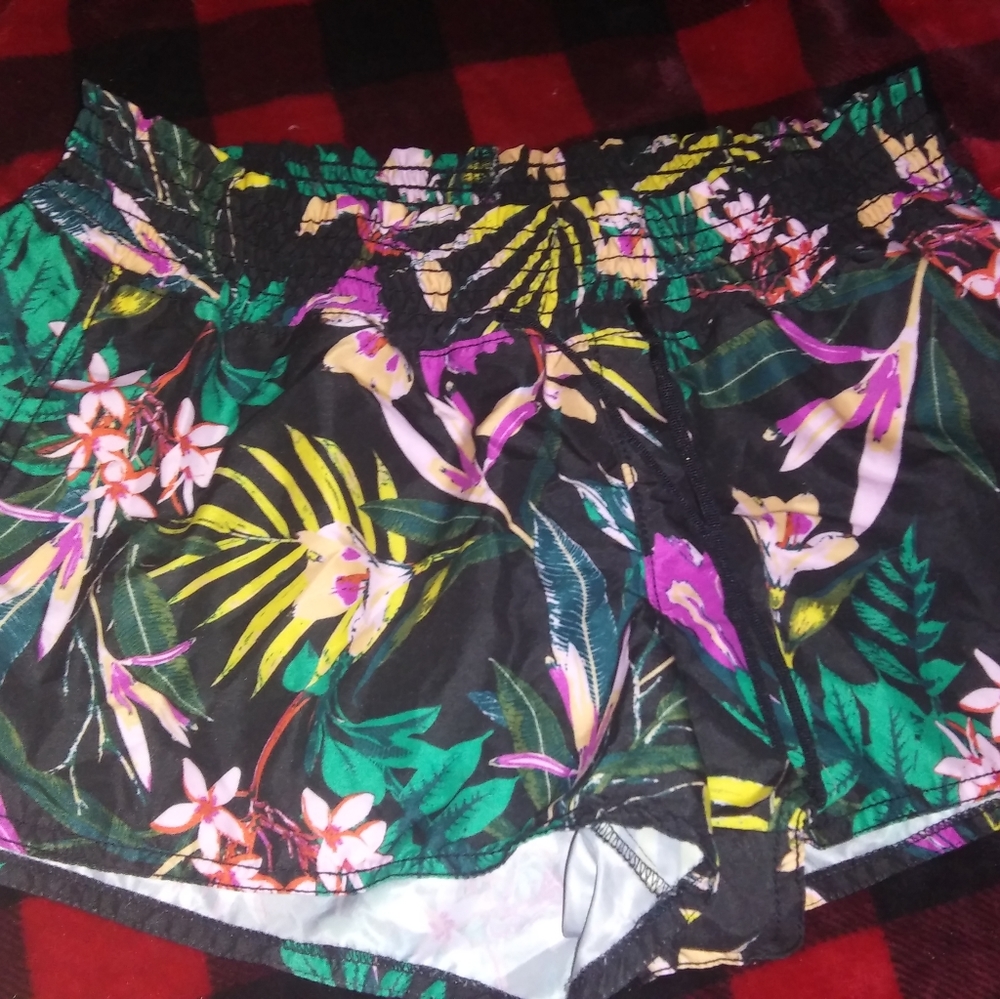 Old navy tropical shorts
